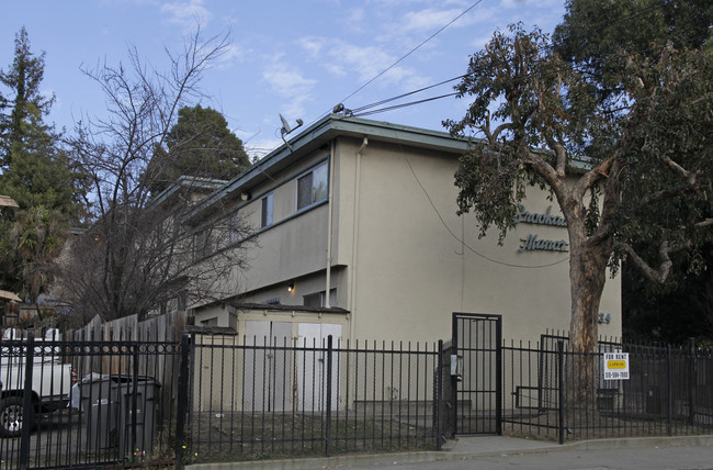 Brookdale Manor Apartments in Oakland, CA - Building Photo - Building Photo