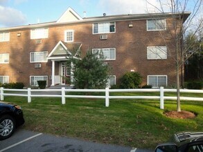 3981 Brown Ave in Manchester, NH - Building Photo - Building Photo