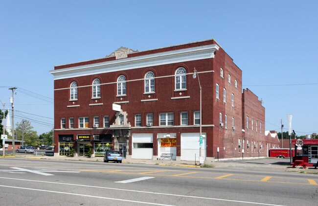 102-108 E Main St