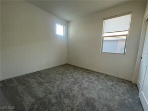 11825 Pied Harrier Ave in Las Vegas, NV - Building Photo - Building Photo