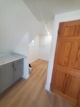 4656 Acushnet Ave, Unit 2nd Floor- 2 BR Apt. in New Bedford, MA - Foto de edificio - Building Photo