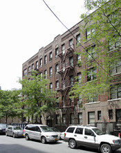 2541 Olinville Ave in Bronx, NY - Foto de edificio - Building Photo