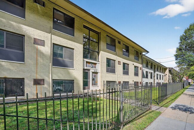 3105 Naylor Rd SE in Washington, DC - Building Photo - Building Photo