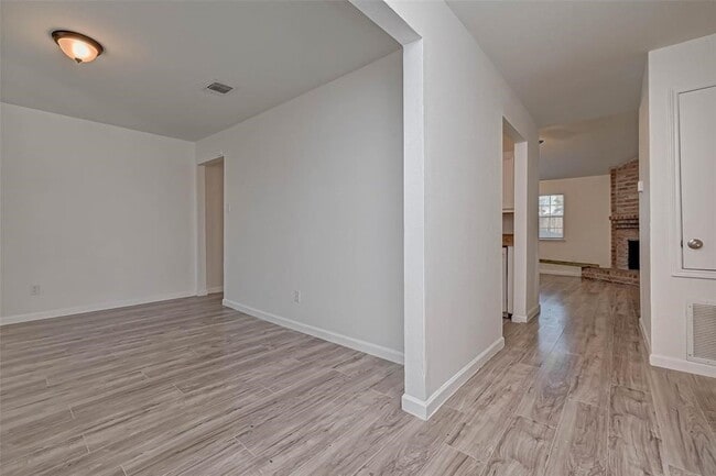 property at 5503 Lynngate Dr