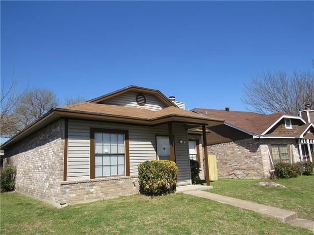 2636 Clayton Oaks Dr in Dallas, TX - Building Photo - Building Photo