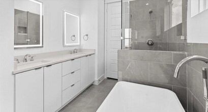 502 Schweikhardt St in Houston, TX - Building Photo - Building Photo