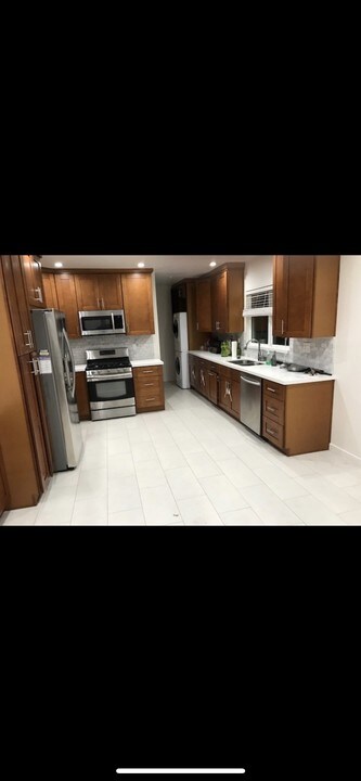 1436 S Crescent Heights Blvd in Los Angeles, CA - Building Photo
