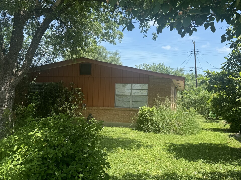 508 W 11th St in Weslaco, TX - Building Photo