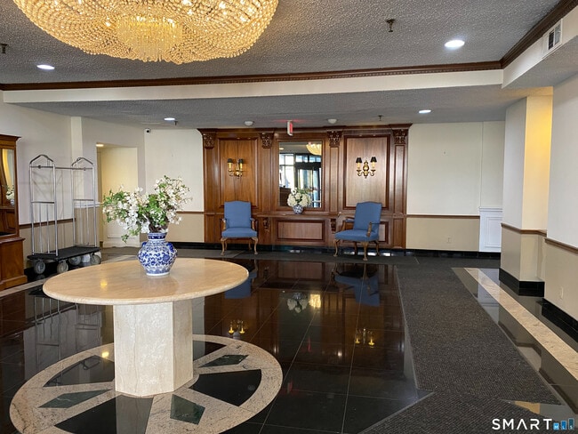 143 Hoyt St in Stamford, CT - Foto de edificio - Building Photo