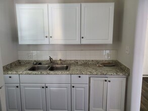 596 Friendly Ln in Crestline, CA - Building Photo - Building Photo