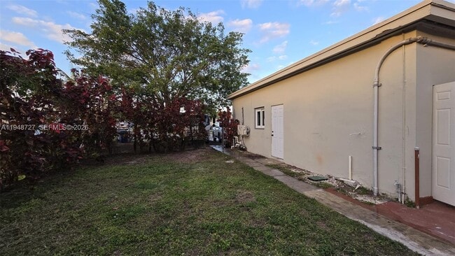 950 NW 149th Terrace in Miami, FL - Building Photo - Building Photo
