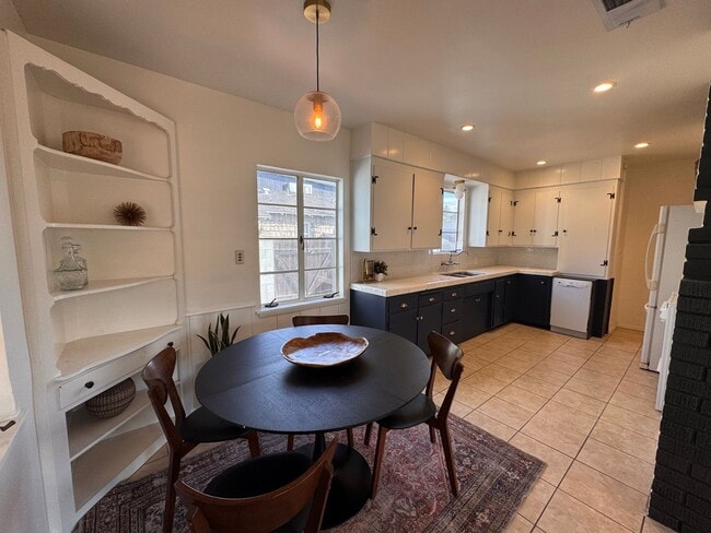 5648 Riverton Ave in Los Angeles, CA - Building Photo - Building Photo