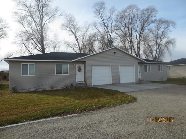 758-760 Royal St Duplex in Blackfoot, ID - Building Photo