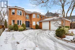 22 Finchley Rd in Toronto, ON - Building Photo