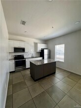 901 E Redbud Ave in McAllen, TX - Building Photo - Building Photo