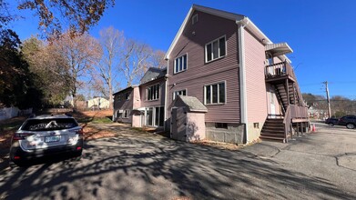 712 Central Ave in Dover, NH - Building Photo - Interior Photo