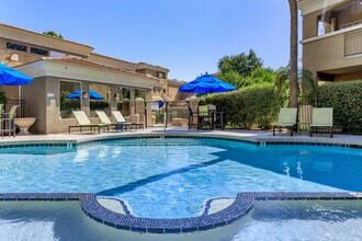 RN Properties La Terraza, LLC in Phoenix, AZ - Foto de edificio - Building Photo