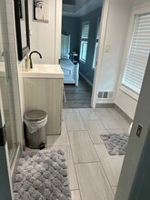 54 Woods Rd in Hightstown, NJ - Building Photo - Building Photo
