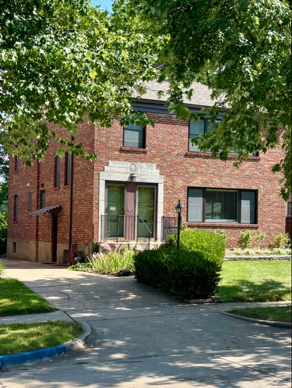 1256 Moorlands Dr