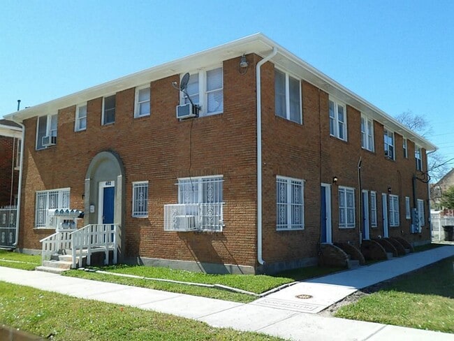 property at 402 Hutcheson St