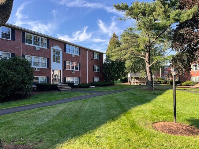 4 Tara Dr in Weymouth, MA - Building Photo - Building Photo