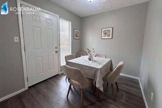 1741 E Pepper Cir, Unit 1 in Mesa, AZ - Foto de edificio - Building Photo