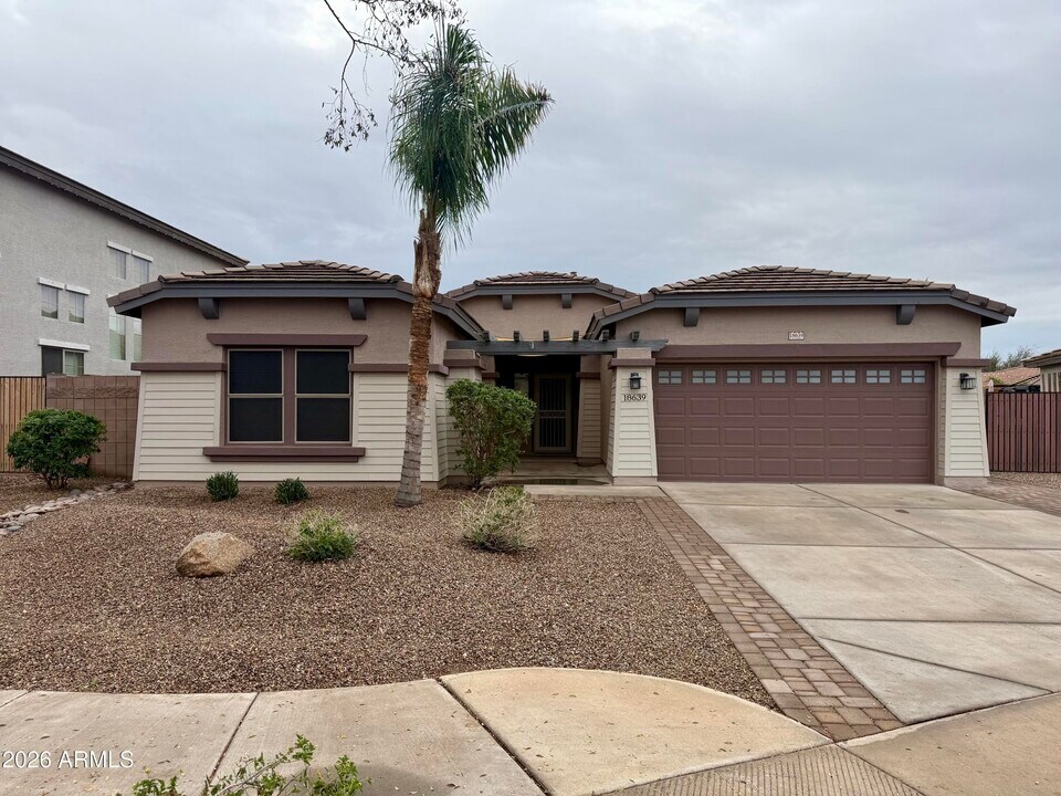 18639 E Lark Dr in Queen Creek, AZ - Building Photo