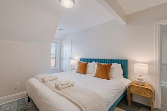 11321 Hessler Rd in Cleveland, OH - Building Photo - Building Photo