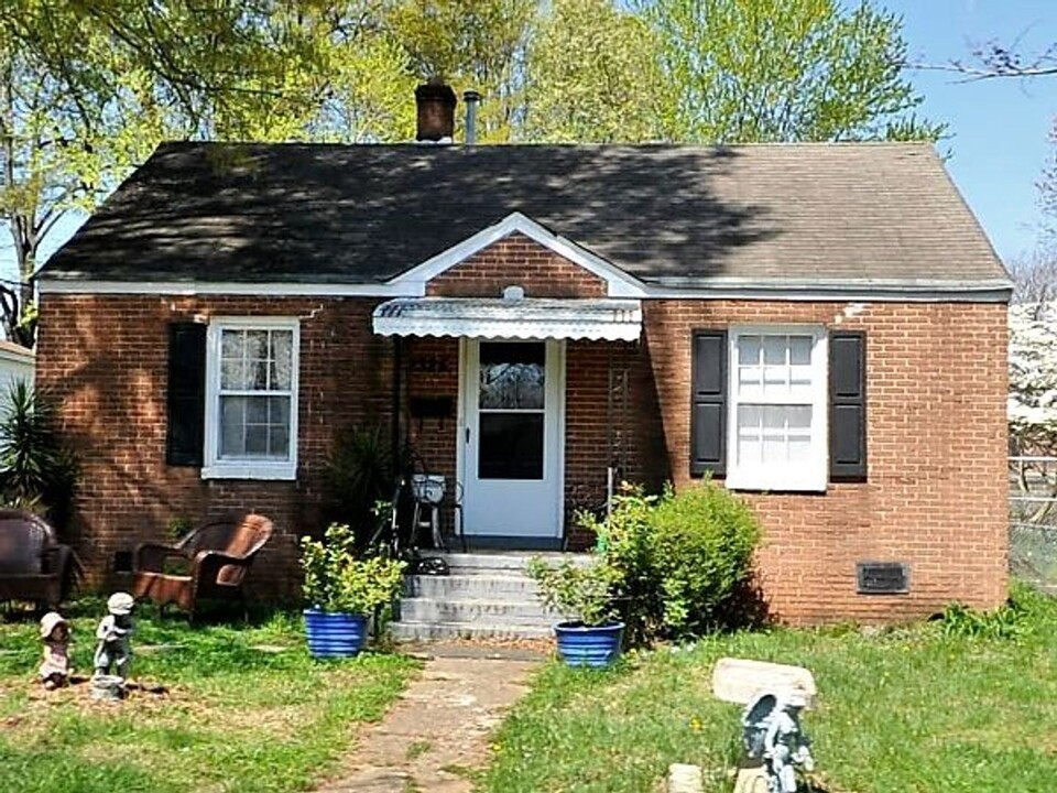 2325 Bancroft St in Charlotte, NC - Foto de edificio