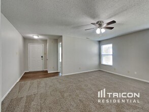 8902 Hosta Way in Indianapolis, IN - Building Photo - Building Photo