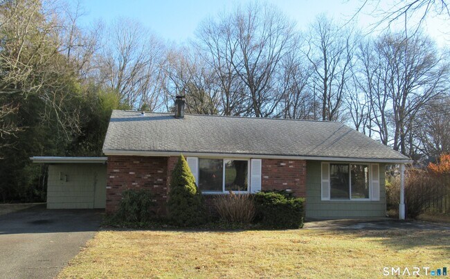 74 Harvester Rd in Fairfield, CT - Building Photo - Building Photo