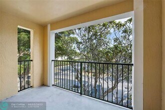 120 Yacht Club Way in Hypoluxo, FL - Building Photo - Building Photo