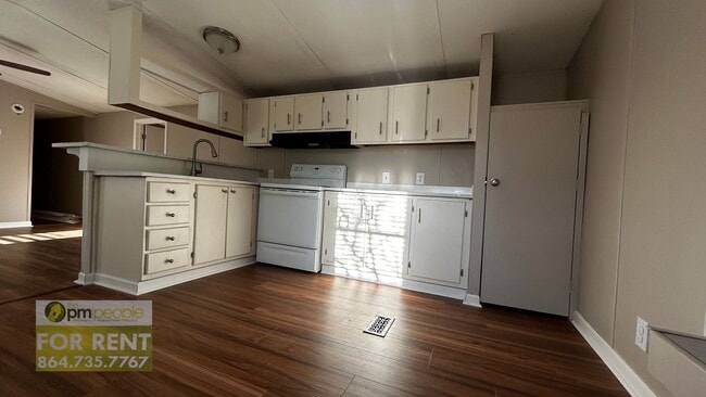 745 State Rd S-39-204 in Pickens, SC - Building Photo - Building Photo