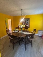 633 NE Larkspur Ln in Port St. Lucie, FL - Building Photo - Building Photo