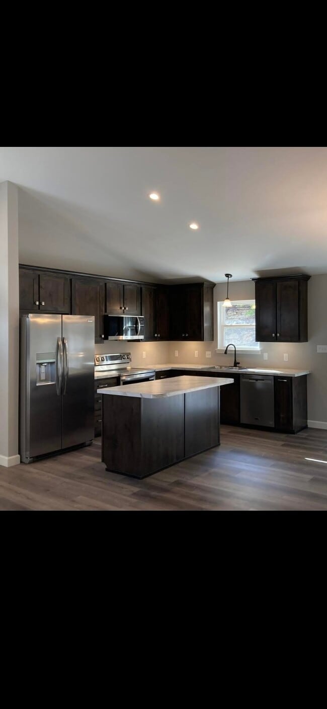 property at 1522 Villa Dr