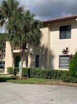 21820 Cypress Cir in Boca Raton, FL - Building Photo