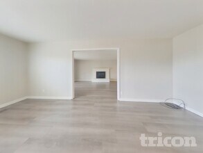 910 Donner Pass Rd in Vallejo, CA - Foto de edificio - Building Photo