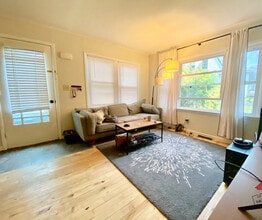 47 Mansion St, Unit B in Winooski, VT - Building Photo - Building Photo