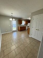 145 Croghan Way in Vine Grove, KY - Foto de edificio - Building Photo