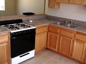 Cheshire Apartments in Norwalk, CA - Foto de edificio - Interior Photo