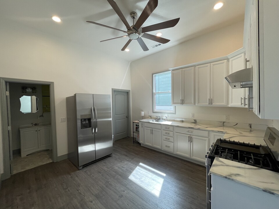 983 37th St in Oakland, CA - Building Photo