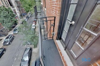 47 1/2 E 1st St in New York, NY - Building Photo - Building Photo