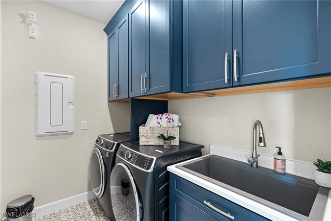 property at 2033 Grove Dr