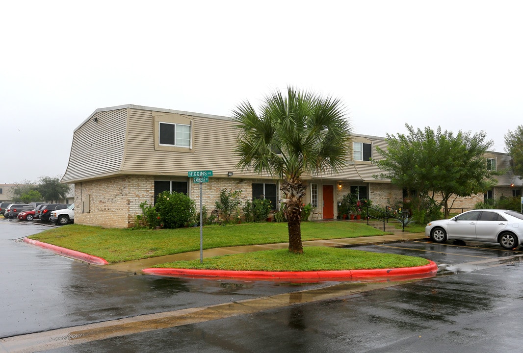 Cunningham Manor Apartments in Brownsville, TX - Foto de edificio