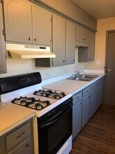 916 NW 24th St in Moore, OK - Foto de edificio - Building Photo