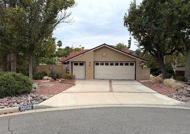 30500 Greenbriar Ct in Canyon Lake, CA - Building Photo - Building Photo