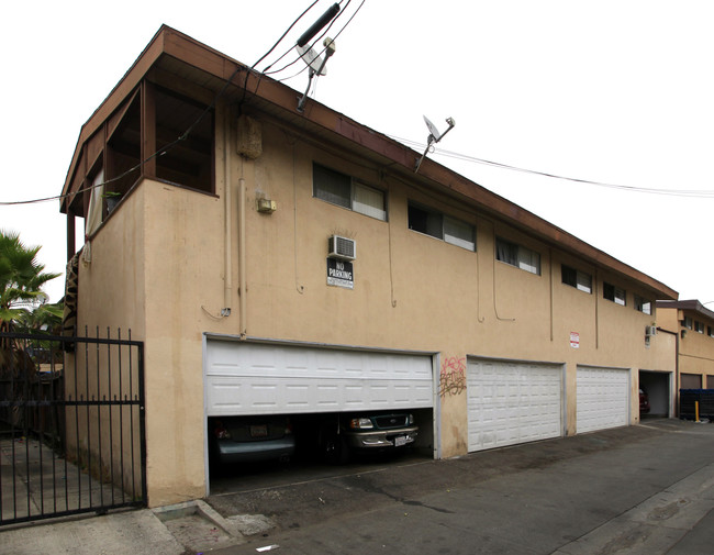 318 E Wakefield Ave in Anaheim, CA - Building Photo - Building Photo