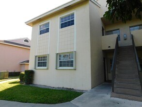 611 Cypress Lake Blvd in Pompano Beach, FL - Building Photo - Building Photo