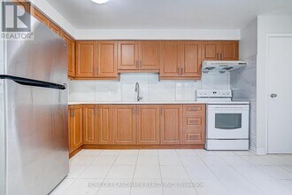 48 Green Spring Dr in Toronto, ON - Building Photo - Building Photo