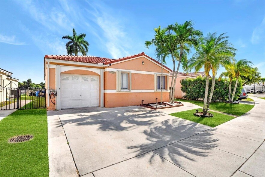 17101 SW 142nd Pl in Miami, FL - Foto de edificio